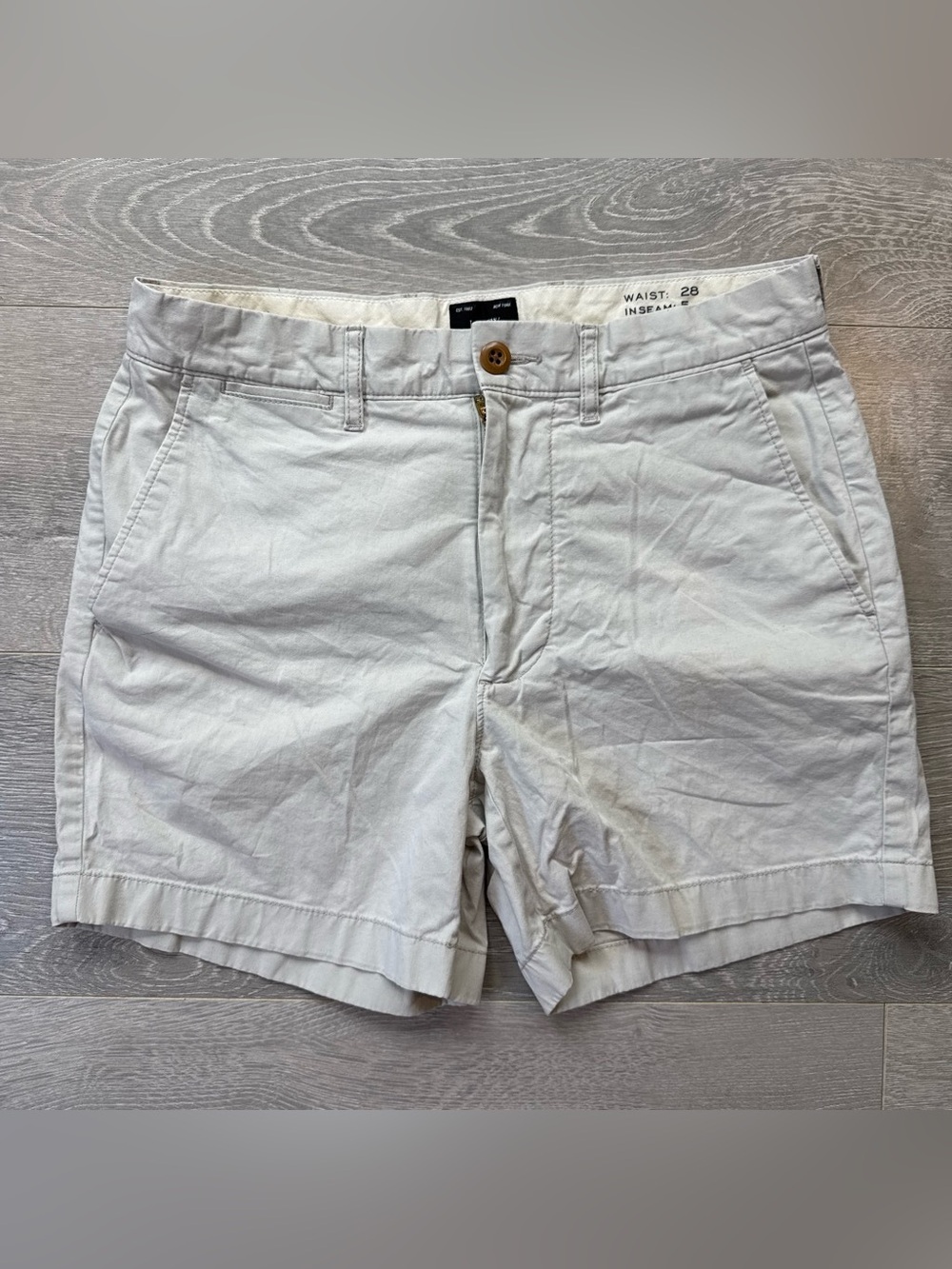 J. Crew Men's Cream Flat-Front Chino Shorts